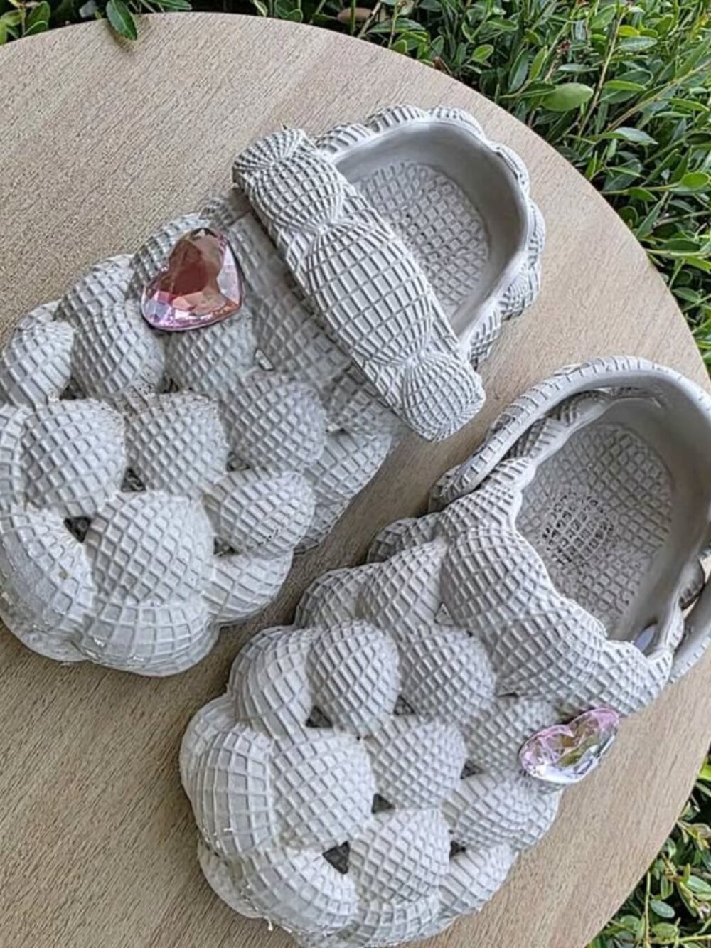 Grey Bubble Foam Clogs Size 6 Pink Heart Gem Charms Platform Slip On Shoes